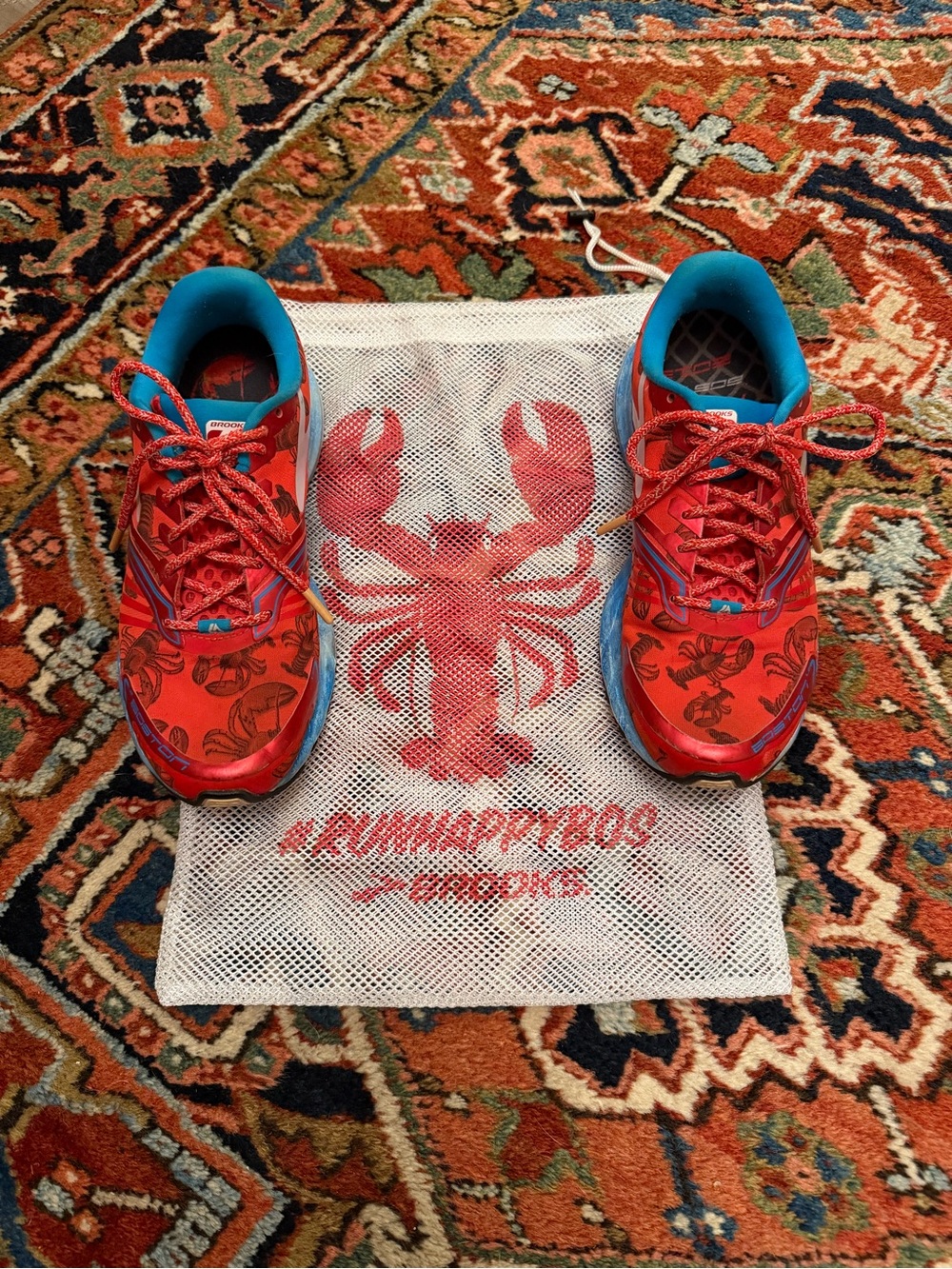 BROOKS BOSTON Lobster Print Running Shoes